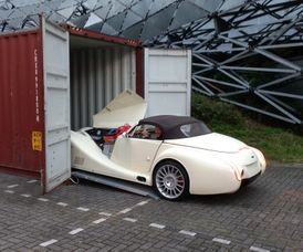 Car shipping in Containers